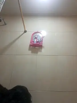 Snapshot of ValentinaBreats chatting on October 2025 01:04:02 AM ValentinaBreats online show from October 2025 01:04:02 AM