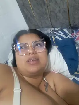 Snapshot of ValentinaBreats chatting on October 2025 03:53:01 AM ValentinaBreats online show from October 2025 03:53:01 AM