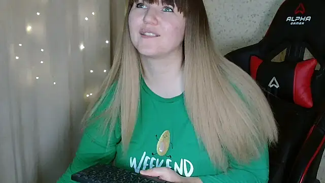 Snapshot of Miaxfox chatting on November 2025 02:17:01 PM Miaxfox online show from November 2025 02:17:01 PM