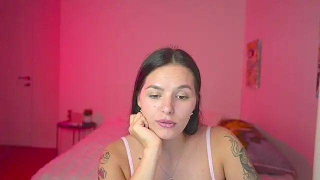 Snapshot of EwelynScott chatting on September 2025 06:00:01 PM EwelynScott online show from September 2025 06:00:01 PM