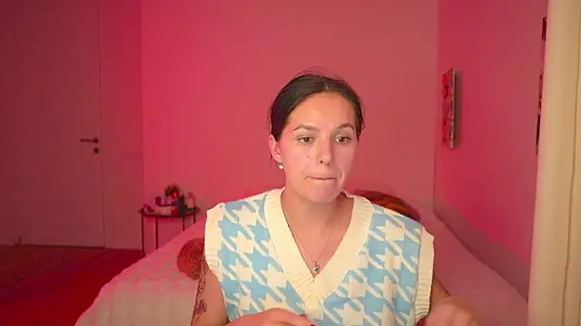 Snapshot of EwelynScott chatting on September 2025 09:31:01 PM EwelynScott online show from September 2025 09:31:01 PM