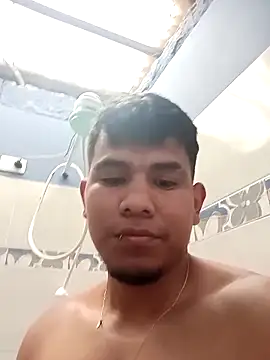 Snapshot of Oscariin96 chatting on March 2026 12:22:01 PM Oscariin96 online show from March 2026 12:22:01 PM