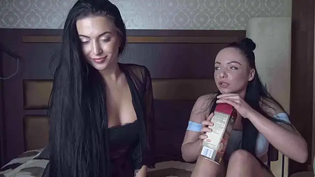 Snapshot of BustyBrunettes chatting on September 2025 11:48:01 AM BustyBrunettes online show from September 2025 11:48:01 AM