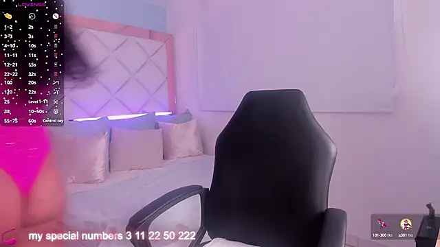 molly gomezz online show from October 2025 01:42:02 PM