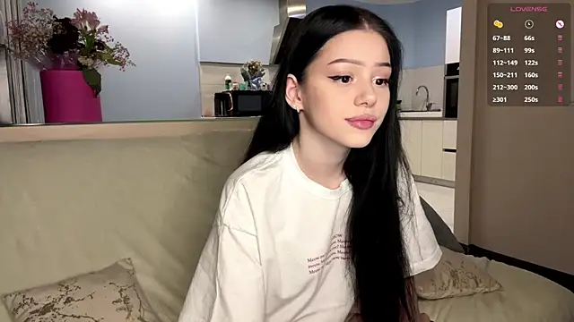 KateHardcastle online show from October 2025 01:28:02 PM