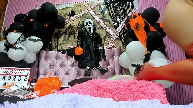 Mindy 19 online show from October 2025 11:07:01 PM