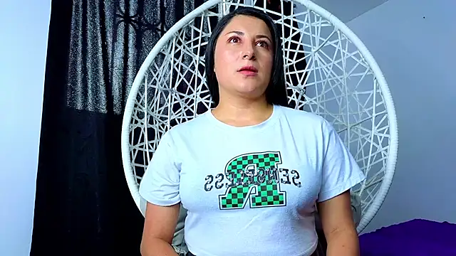 Snapshot of cuteeimy chatting on December 2025 06:49:02 PM cuteeimy online show from December 2025 06:49:02 PM