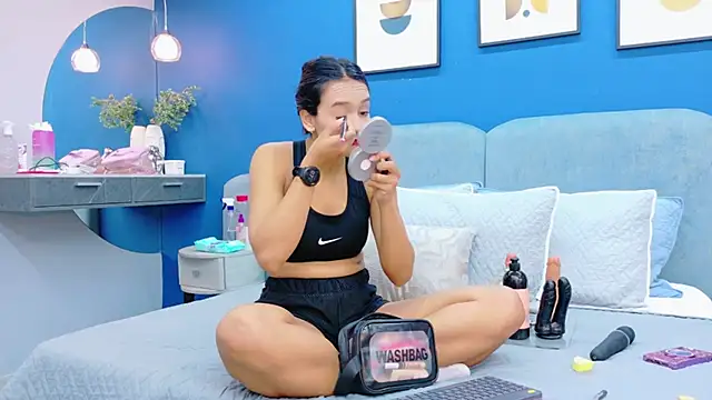 lixie peyton online show from November 2025 12:17:01 PM