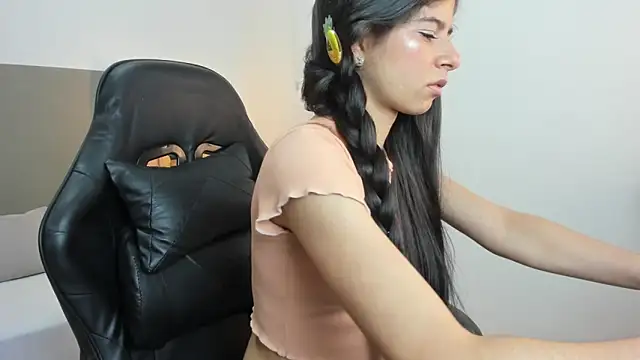 carlina 15 online show from November 2025 12:26:01 PM