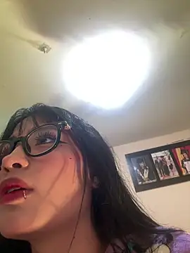 Snapshot of Alysson_cb chatting on February 2026 02:21:02 AM Alysson cb online show from February 2026 02:21:02 AM