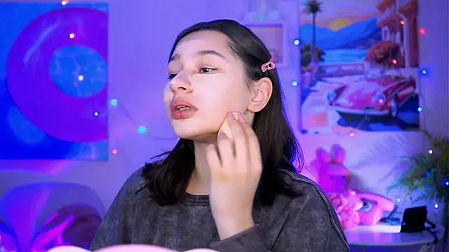 KimClarks  online show from November 2025 12:26:01 PM