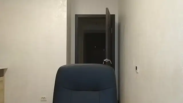 Silviaa a online show from November 2025 10:31:02 PM