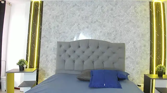 GiannaSlimJB online show from February 2026 07:10:01 PM