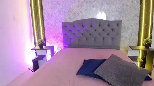 GiannaSlimJB online show from February 2026 07:35:01 PM