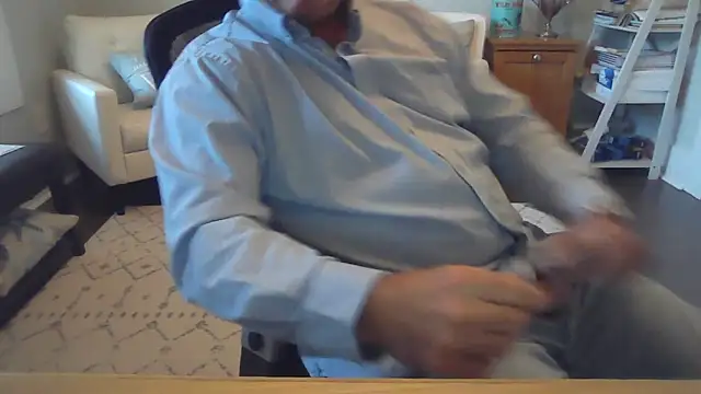 cyclone1212 online show from December 2025 09:53:02 PM