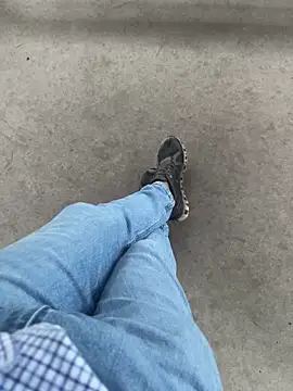 cyclone1212 online show from April 2026 10:53:02 AM