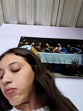 Arii collins1 online show from November 2025 06:20:01 PM