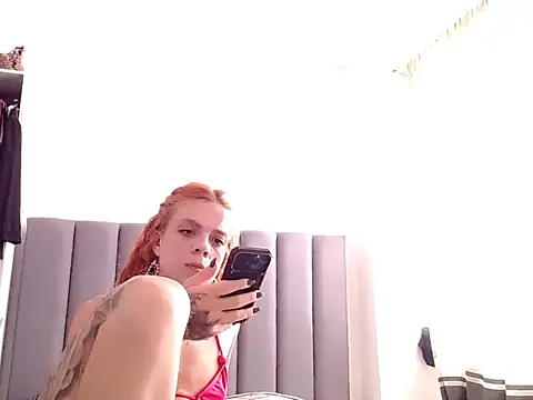 Snapshot of saara_johnson496 chatting on June 2026 04:06:01 PM saara johnson496 online show from June 2026 04:06:01 PM