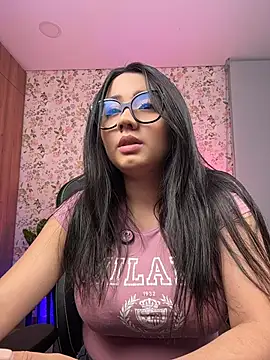 Snapshot of Michelle_Zoe chatting on June 2026 11:31:01 PM Michelle Zoe online show from June 2026 11:31:01 PM