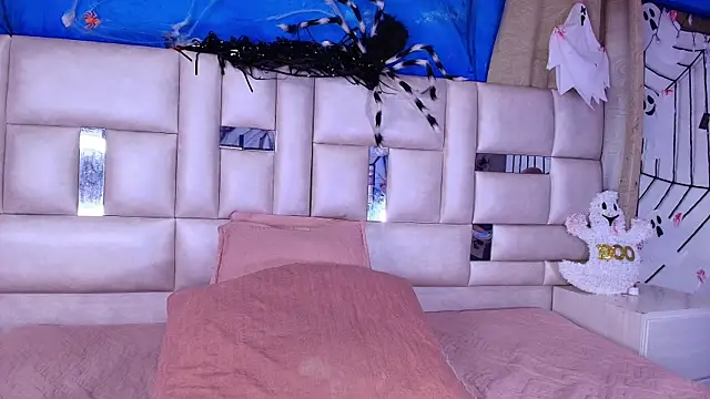 emmacurvy online show from October 2025 03:07:02 AM