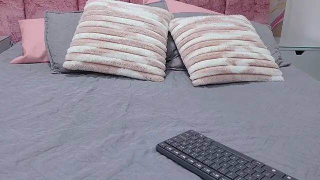 emmacurvy online show from March 2026 03:12:01 AM