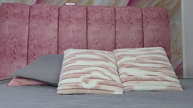 emmacurvy online show from April 2026 03:07:01 AM