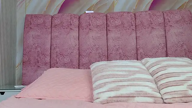 emmacurvy online show from April 2026 03:10:02 AM