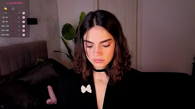 Snapshot of NIghtFloat chatting on September 2025 05:07:01 AM NIghtFloat online show from September 2025 05:07:01 AM