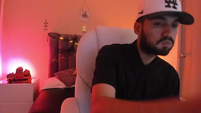 Snapshot of Ryan_Jackson_ chatting on October 2025 09:02:01 PM Ryan Jackson online show from October 2025 09:02:01 PM