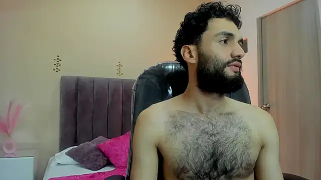 Snapshot of Ryan_Jackson_ chatting on November 2025 10:48:02 PM Ryan Jackson online show from November 2025 10:48:02 PM