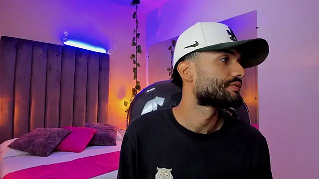 Snapshot of Ryan_Jackson_ chatting on December 2025 12:27:01 AM Ryan Jackson online show from December 2025 12:27:01 AM