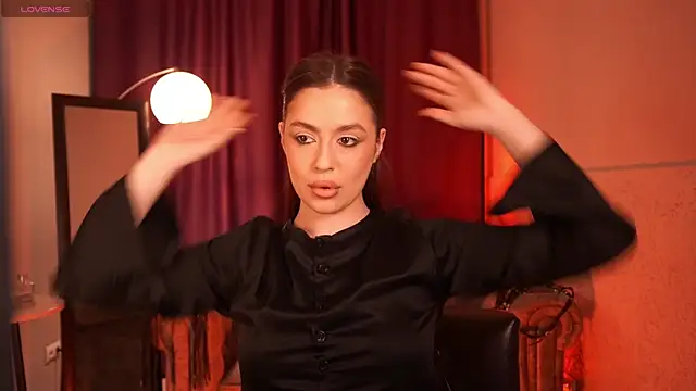 EmiliyaRoude online show from December 2025 01:05:02 PM