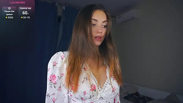 Snapshot of LoraDavi chatting on October 2025 07:08:01 AM LoraDavi online show from October 2025 07:08:01 AM