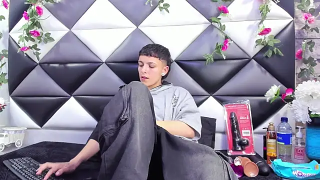 Snapshot of Megan_Thompson_ chatting on September 2025 02:38:01 AM Megan Thompson online show from September 2025 02:38:01 AM