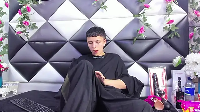 Snapshot of Megan_Thompson_ chatting on September 2025 02:06:02 AM Megan Thompson online show from September 2025 02:06:02 AM