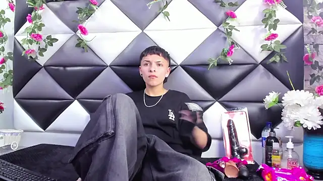 Snapshot of Megan_Thompson_ chatting on October 2025 02:18:01 AM Megan Thompson online show from October 2025 02:18:01 AM