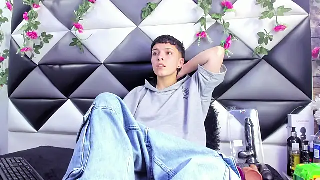 Snapshot of Megan_Thompson_ chatting on October 2025 02:15:01 AM Megan Thompson online show from October 2025 02:15:01 AM