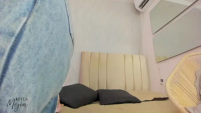 keyla mejia online show from February 2026 12:04:02 PM