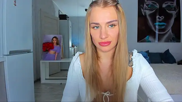 Snapshot of MashaFromRussia__ chatting on October 2025 12:48:02 PM MashaFromRussia   online show from October 2025 12:48:02 PM