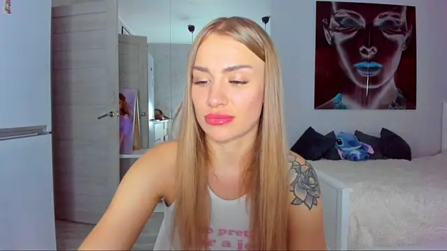 Snapshot of MashaFromRussia__ chatting on October 2025 10:04:01 AM MashaFromRussia   online show from October 2025 10:04:01 AM