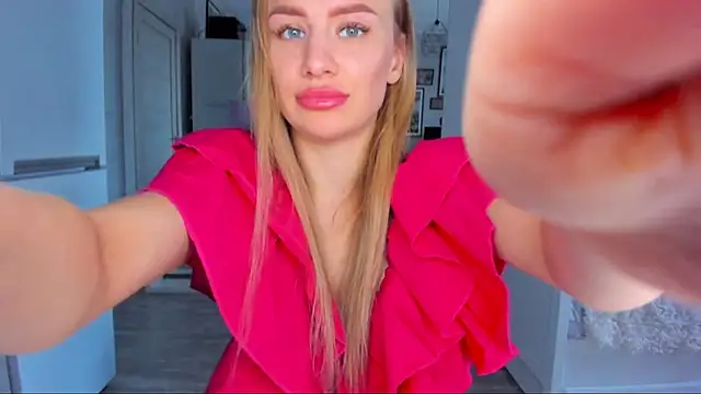 Snapshot of MashaFromRussia__ chatting on October 2025 08:48:01 AM MashaFromRussia   online show from October 2025 08:48:01 AM