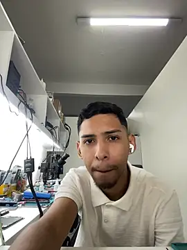 Oqui online show from April 2026 06:42:01 PM