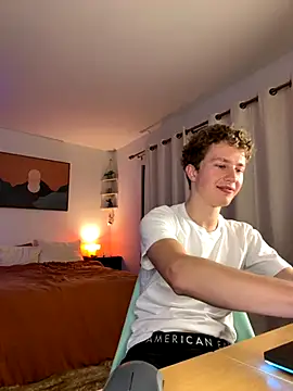 Snapshot of matteo_evans chatting on November 2025 03:05:01 AM matteo evans online show from November 2025 03:05:01 AM