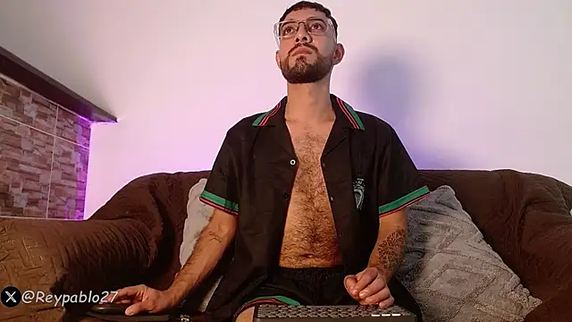 ReyPablo1 online show from April 2026 09:42:02 PM