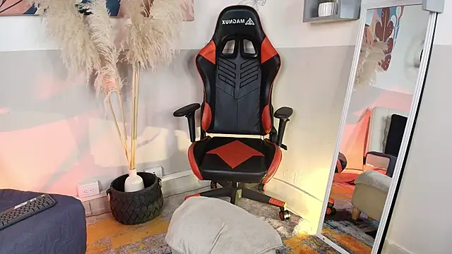 DivaFlamme online show from March 2026 10:44:01 PM