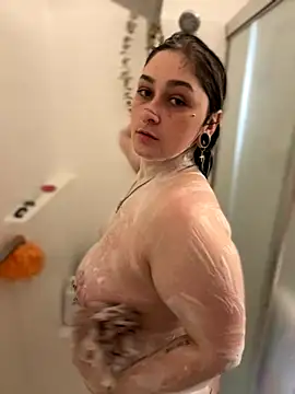 Snapshot of Alix_Valentine chatting on December 2025 07:53:02 PM Alix Valentine online show from December 2025 07:53:02 PM