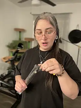 Snapshot of Alix_Valentine chatting on February 2026 09:18:01 PM Alix Valentine online show from February 2026 09:18:01 PM