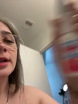 Snapshot of Alix_Valentine chatting on February 2026 12:03:01 AM Alix Valentine online show from February 2026 12:03:01 AM