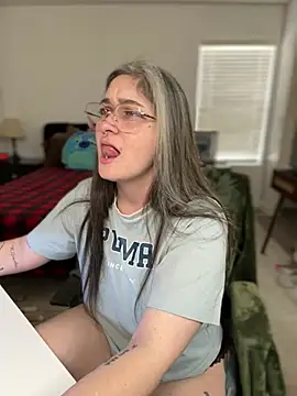 Snapshot of Alix_Valentine chatting on February 2026 08:04:01 PM Alix Valentine online show from February 2026 08:04:01 PM