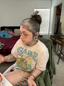 Snapshot of Alix_Valentine chatting on February 2026 07:09:01 PM Alix Valentine online show from February 2026 07:09:01 PM